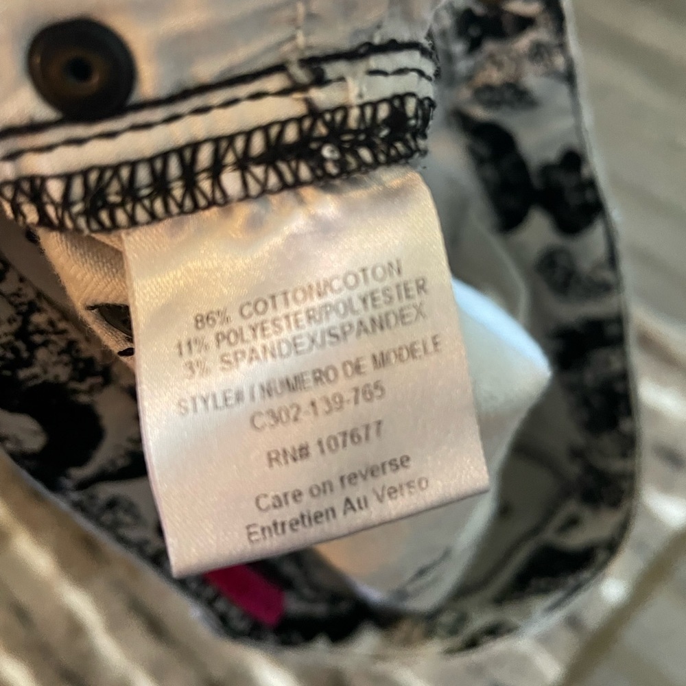 Alice + Olivia Black and White Paisley Ankle Pants Sz 4 - Picture 5 of 8